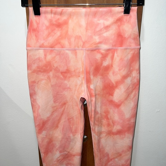 CARBON38 Super Soft Tie Dye 7/8 Legging in Baby Pink Tonal - Picture 7 of 13